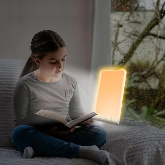 lampe luminotherapie fille lecture energie
