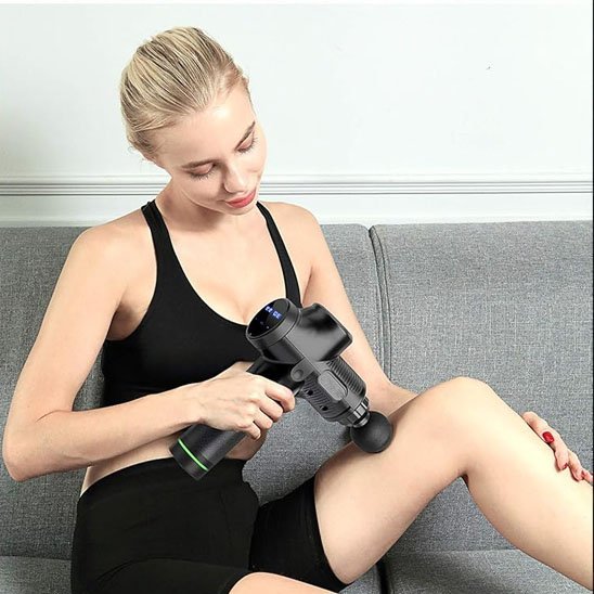 pistolet massage femme cuisse