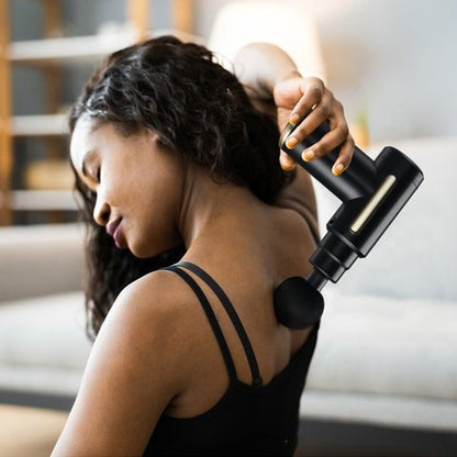 pistolet massage femme dos