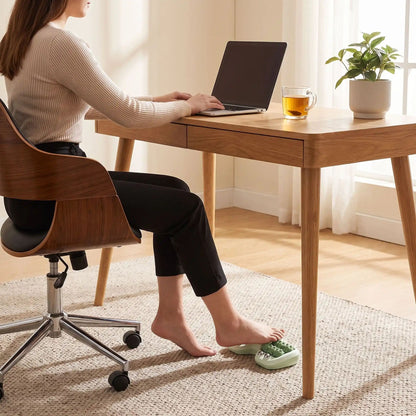 rouleau de massage femme teletravail detente pieds